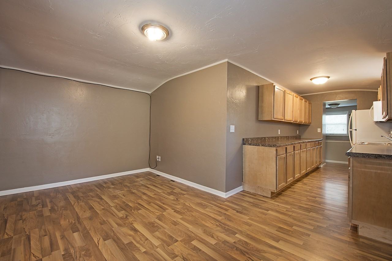 105 18th St Se - Photo 4 of 11