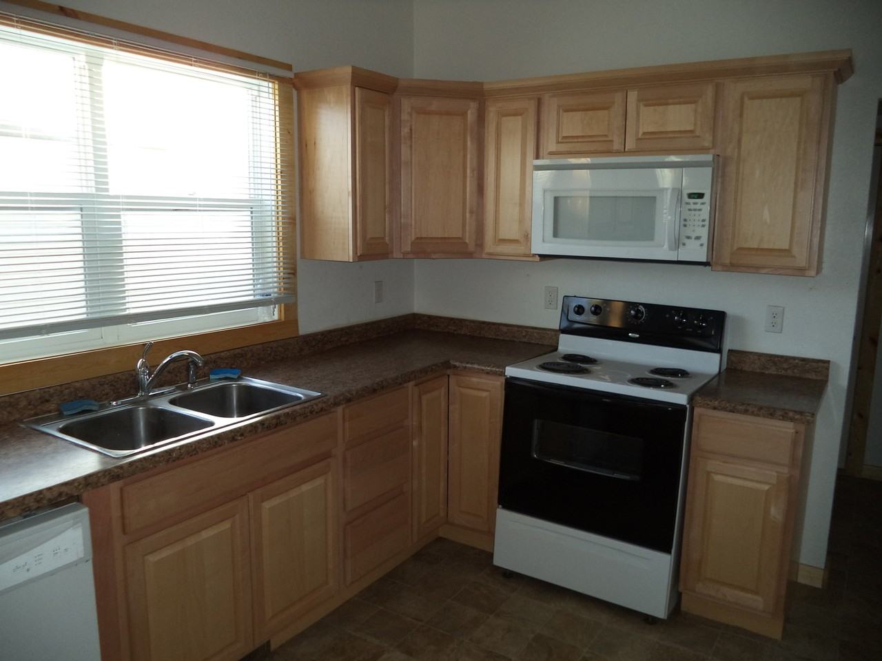 433 3rd Ave Nw - Photo 3 of 8