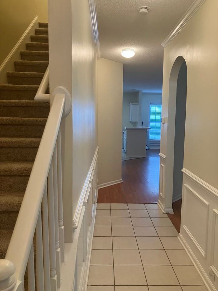 47 Regent Ave - Photo 2 of 31