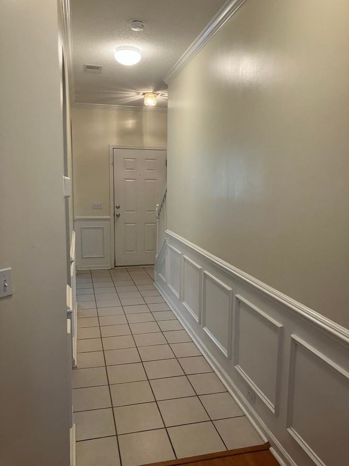 47 Regent Ave - Photo 3 of 31