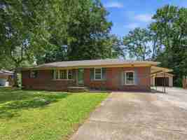 featured image of 704 Jackson Dr