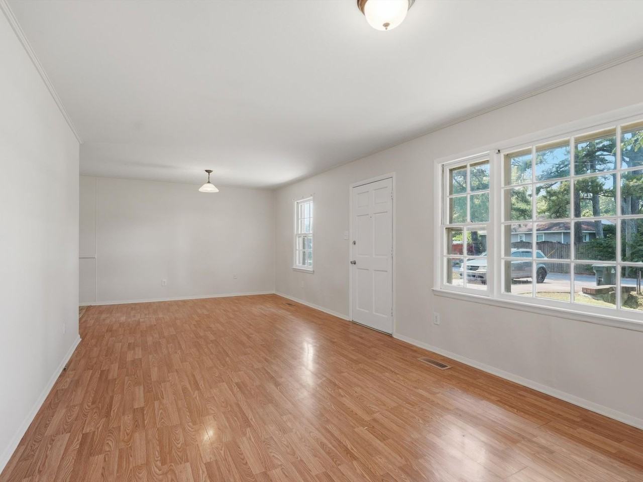 704 Jackson Dr - Photo 5 of 25
