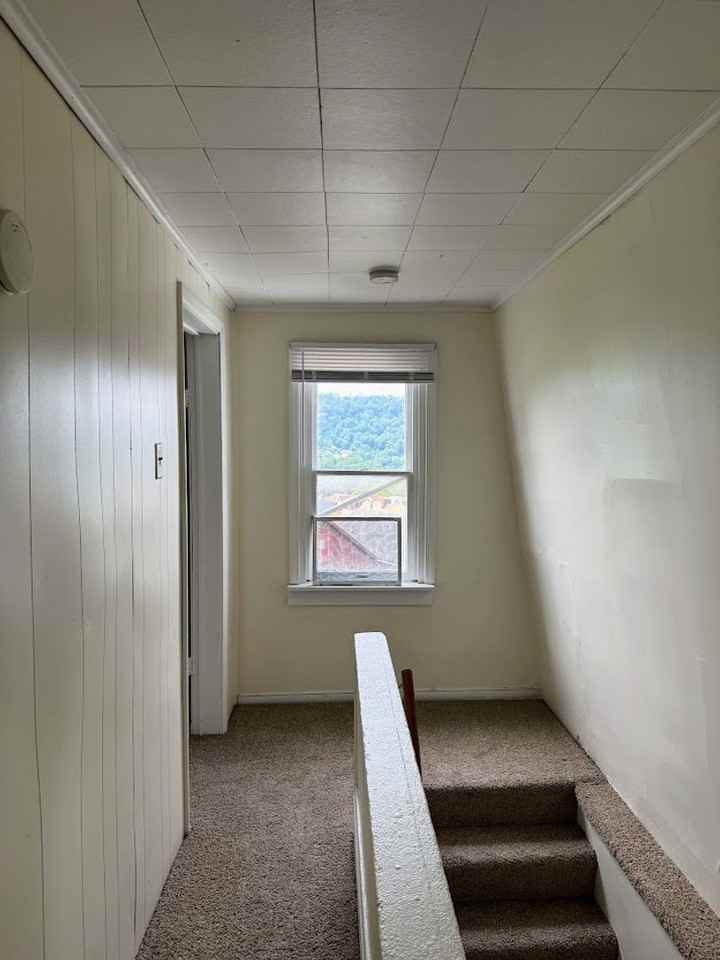 647 5th St - Photo 3 of 8