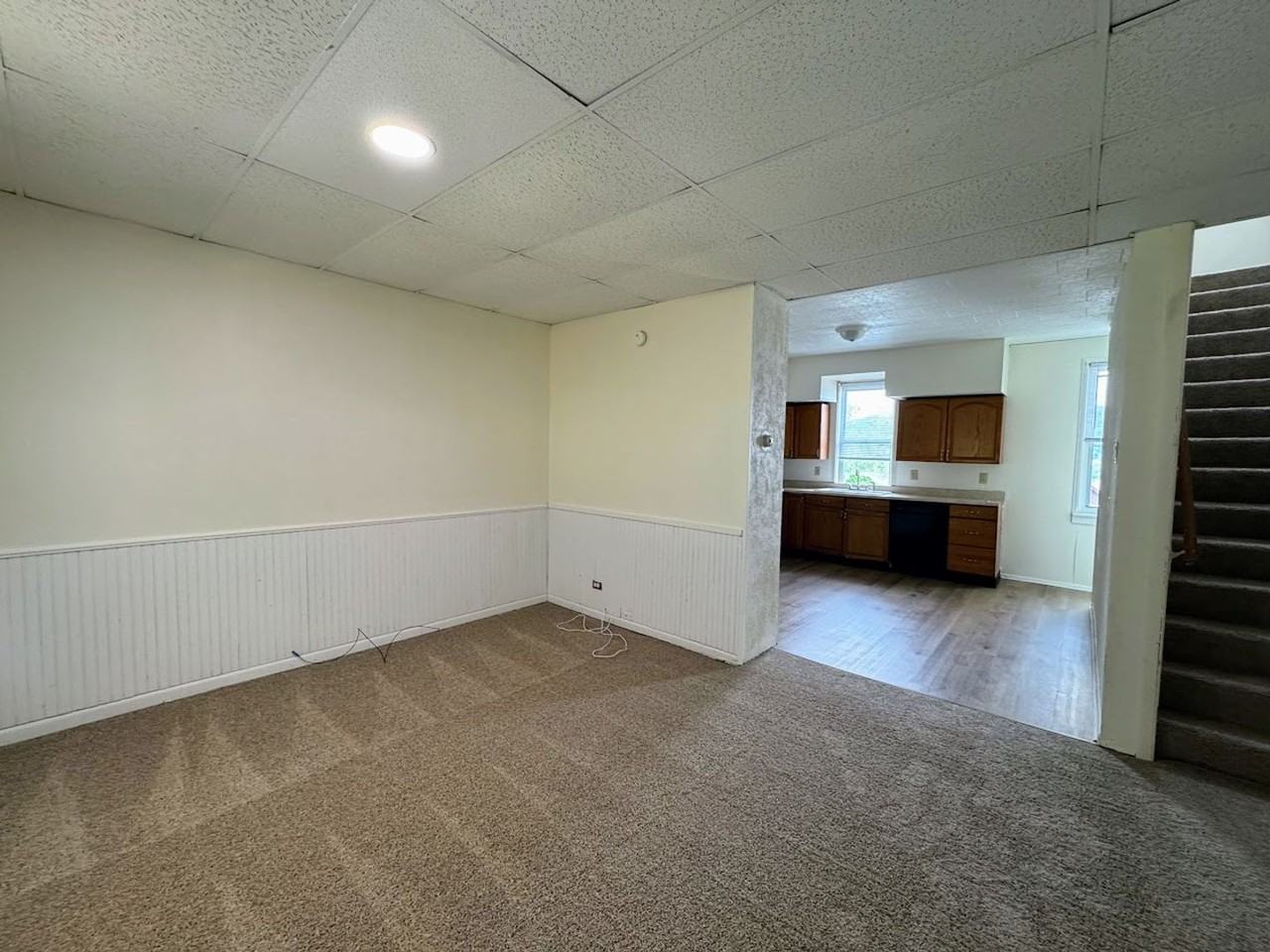 647 5th St - Photo 5 of 8