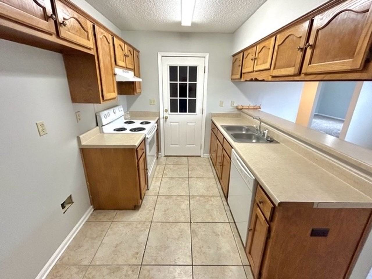 5435 Gardendale St - Photo 3 of 14