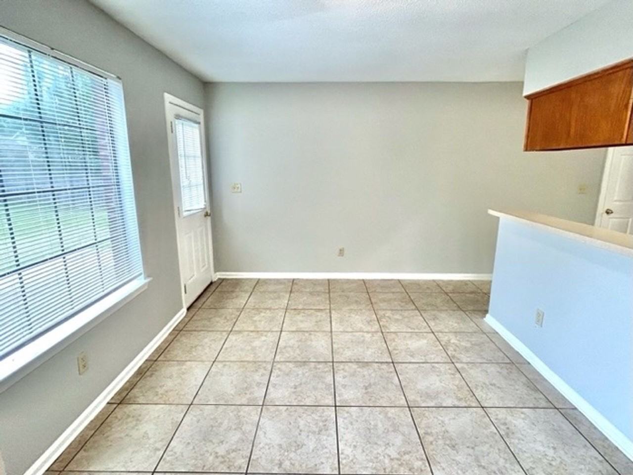 5435 Gardendale St - Photo 5 of 14