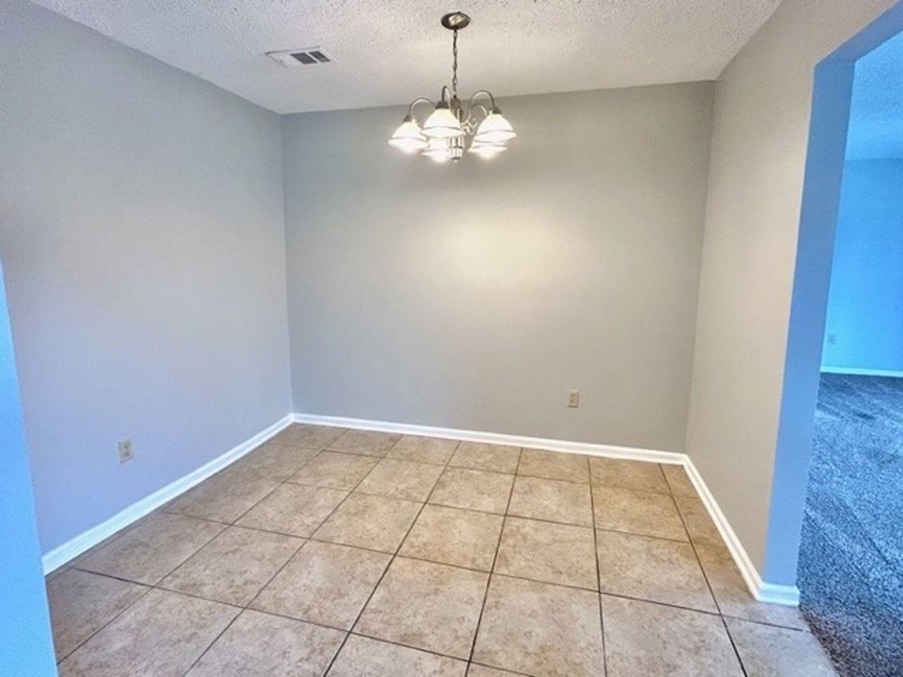5435 Gardendale St - Photo 6 of 14
