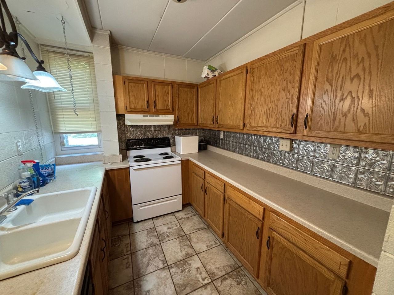 900 Brightwood Manor Dr #B4 - Photo 4 of 20