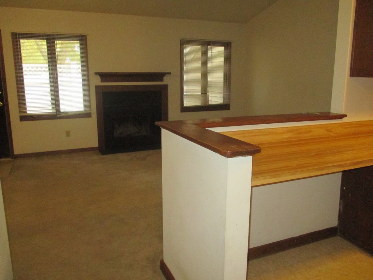 1554 College Way - Photo 6 of 7