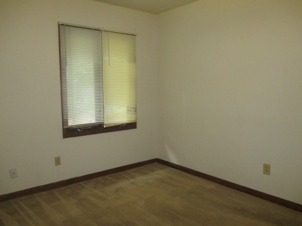 1554 College Way - Photo 7 of 7