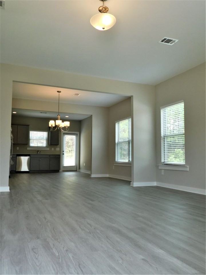 15537 Crimson Ridge Cir - Photo 2 of 21