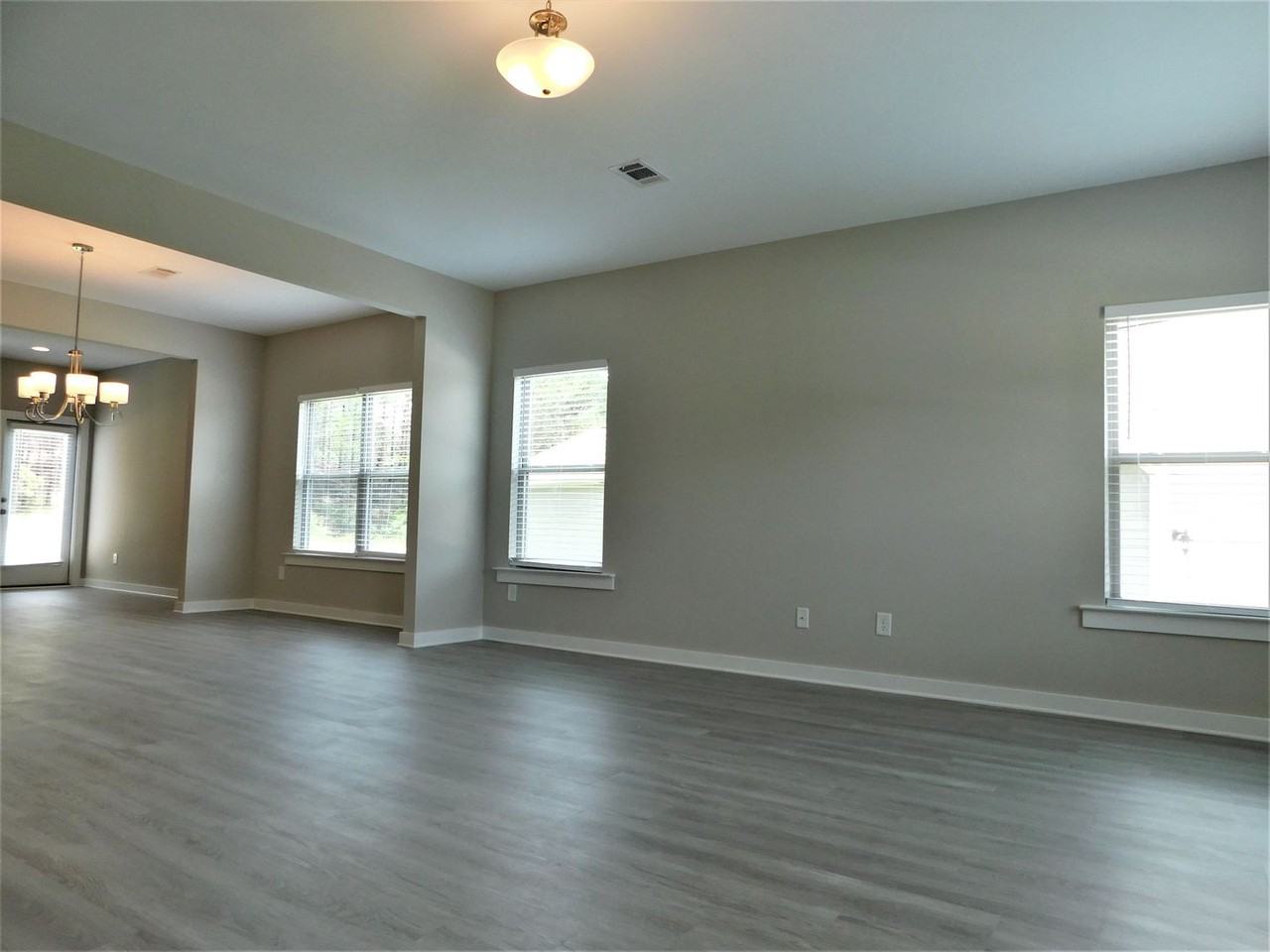 15537 Crimson Ridge Cir - Photo 3 of 21