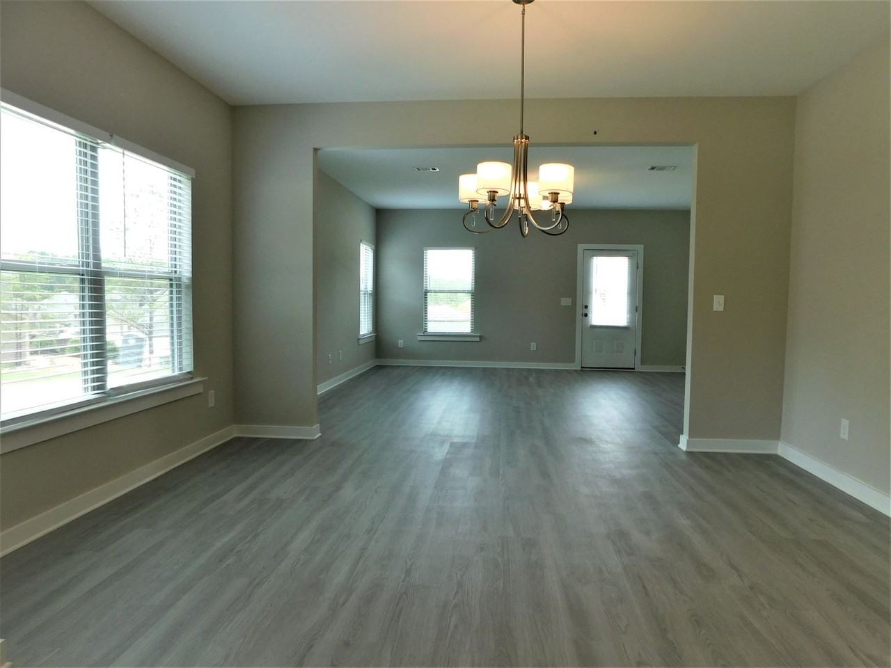 15537 Crimson Ridge Cir - Photo 5 of 21