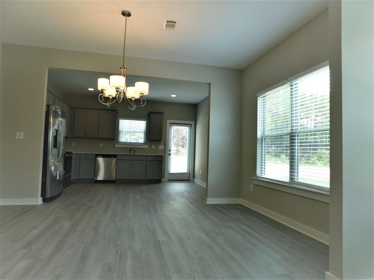 15537 Crimson Ridge Cir - Photo 6 of 21