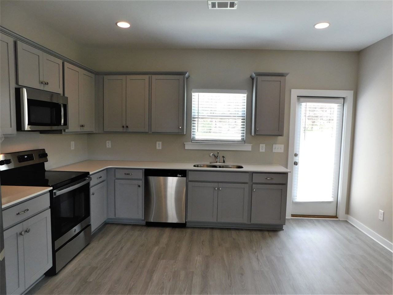15537 Crimson Ridge Cir - Photo 7 of 21