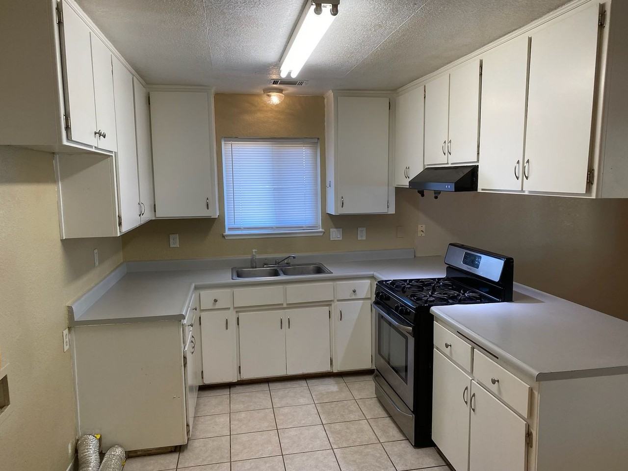 30791 Robinson Rd - Photo 4 of 13