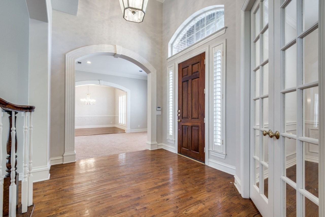 8100 Davidson Dr - Photo 3 of 32