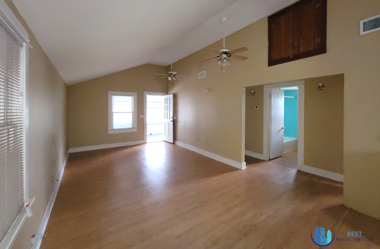 2441 E Magnolia St - Photo 4 of 13