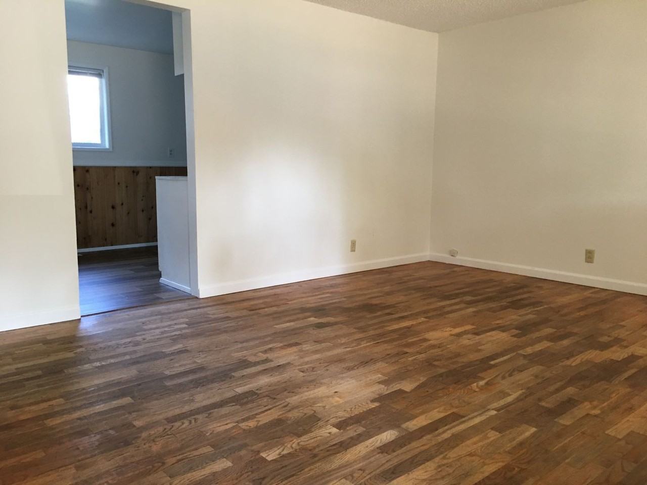 1343 9th St - Photo 3 of 17