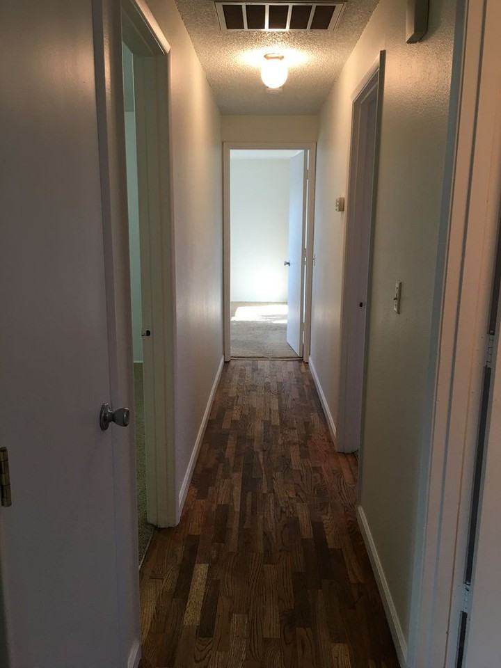 1343 9th St - Photo 4 of 17