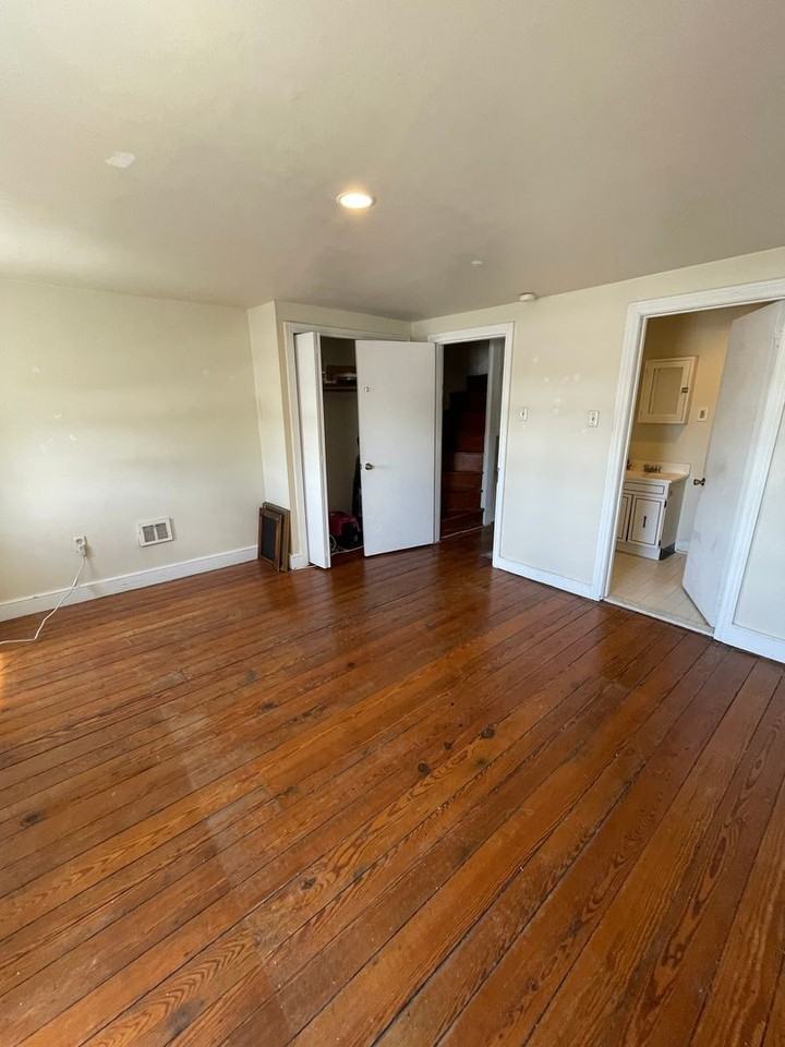 4523 Saint Davids St - Photo 6 of 15