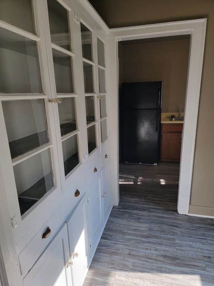 2506 Spring Garden St - Photo 7 of 10