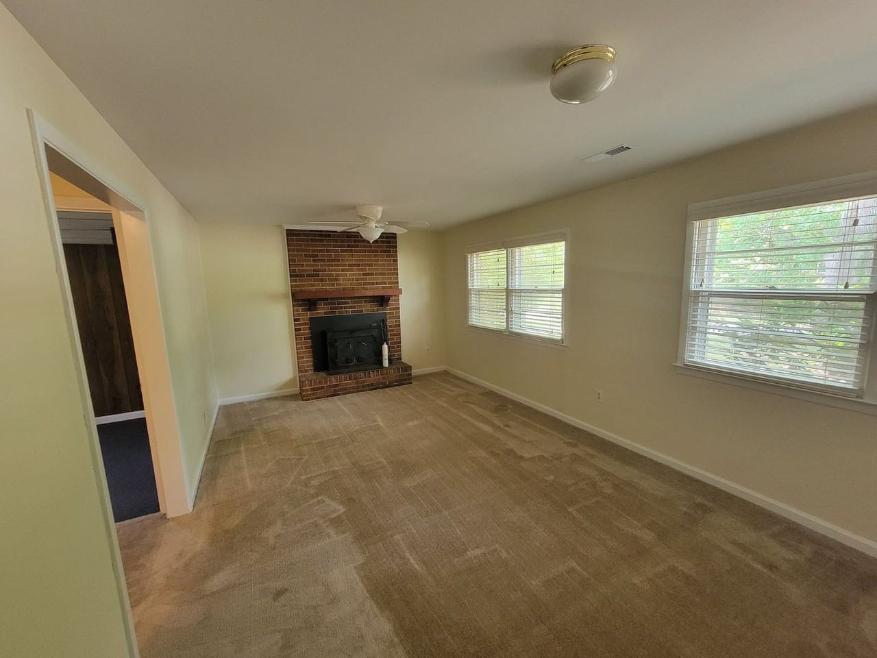 3023 Robin Hood Dr - Photo 3 of 12