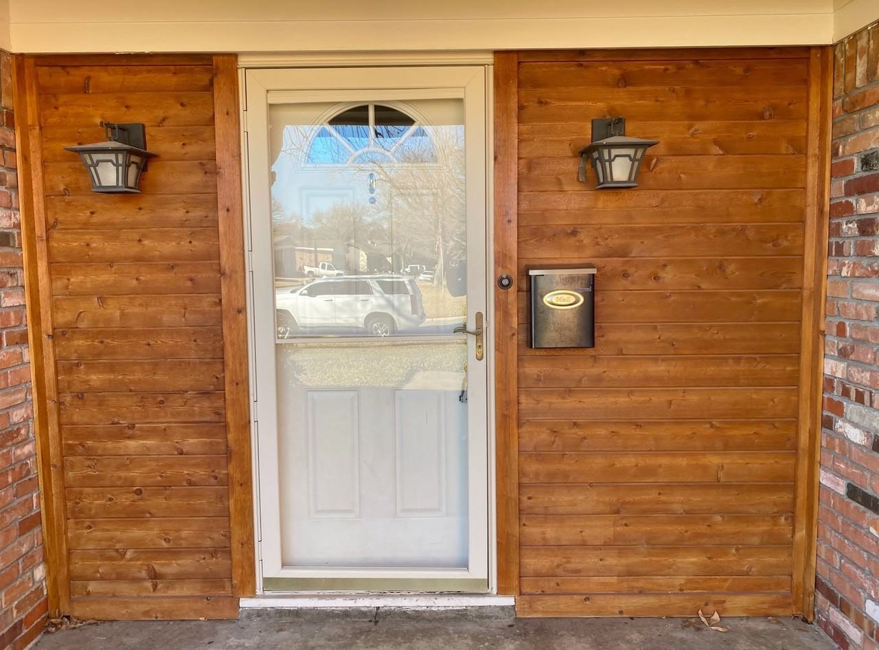 6128 Cliffside Dr - Photo 2 of 31