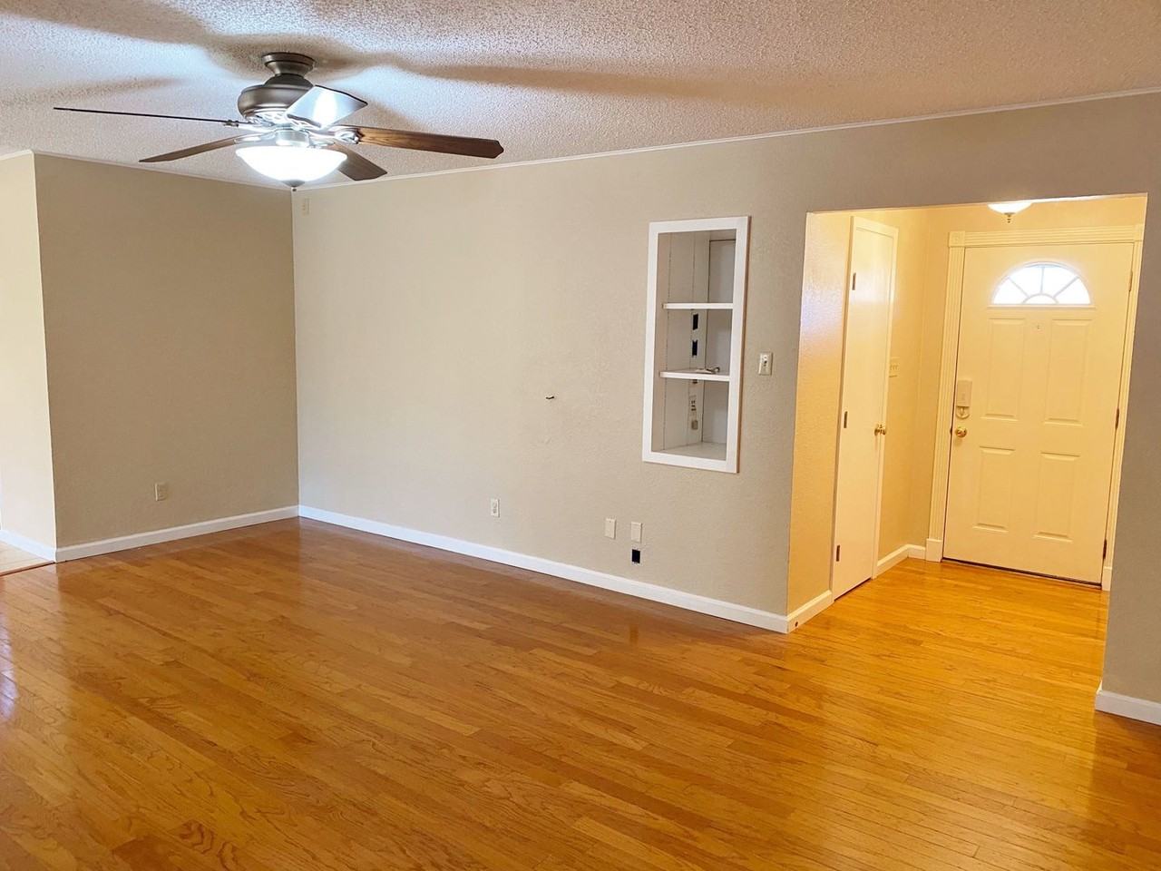 6128 Cliffside Dr - Photo 4 of 31