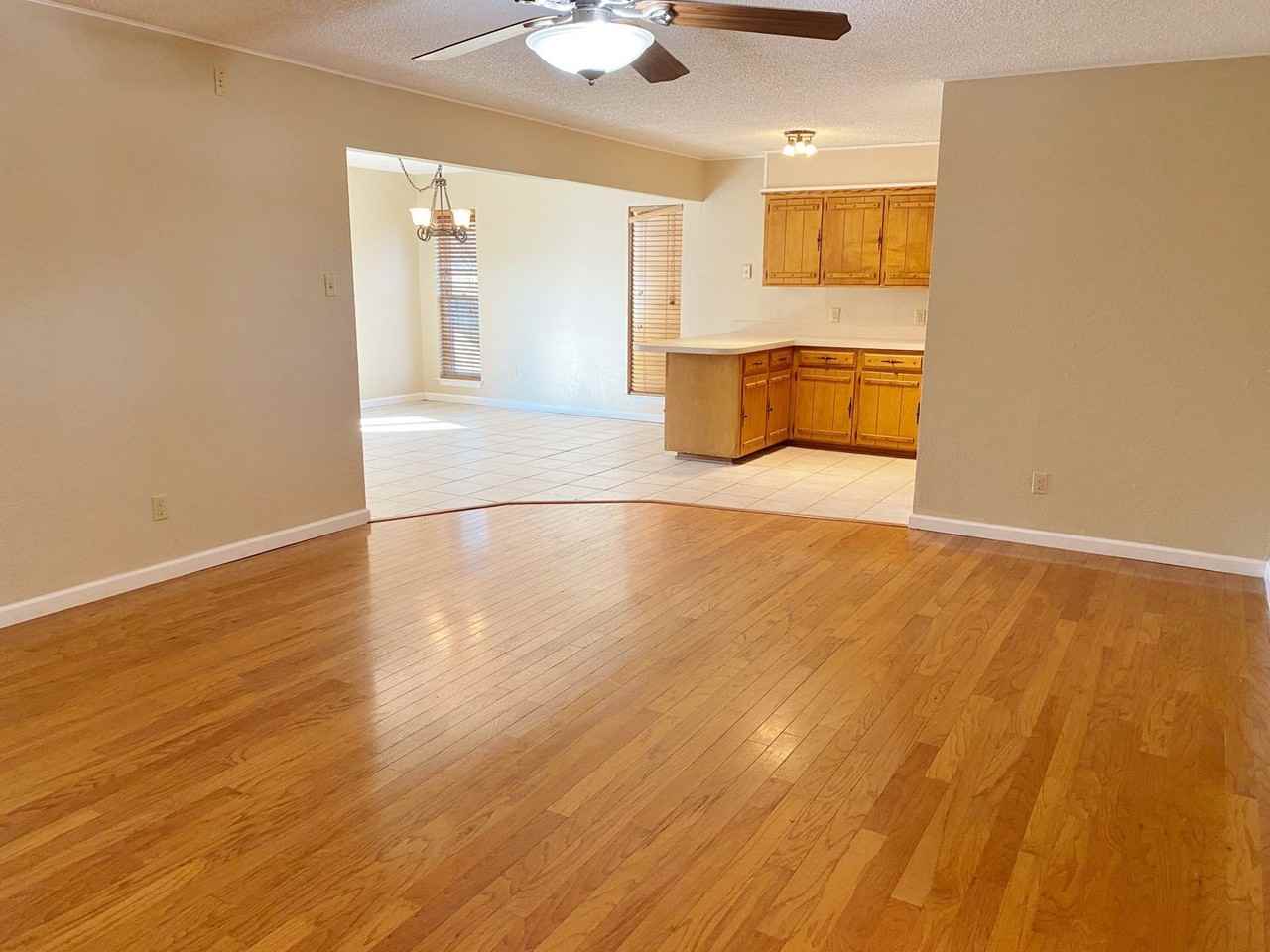 6128 Cliffside Dr - Photo 5 of 31