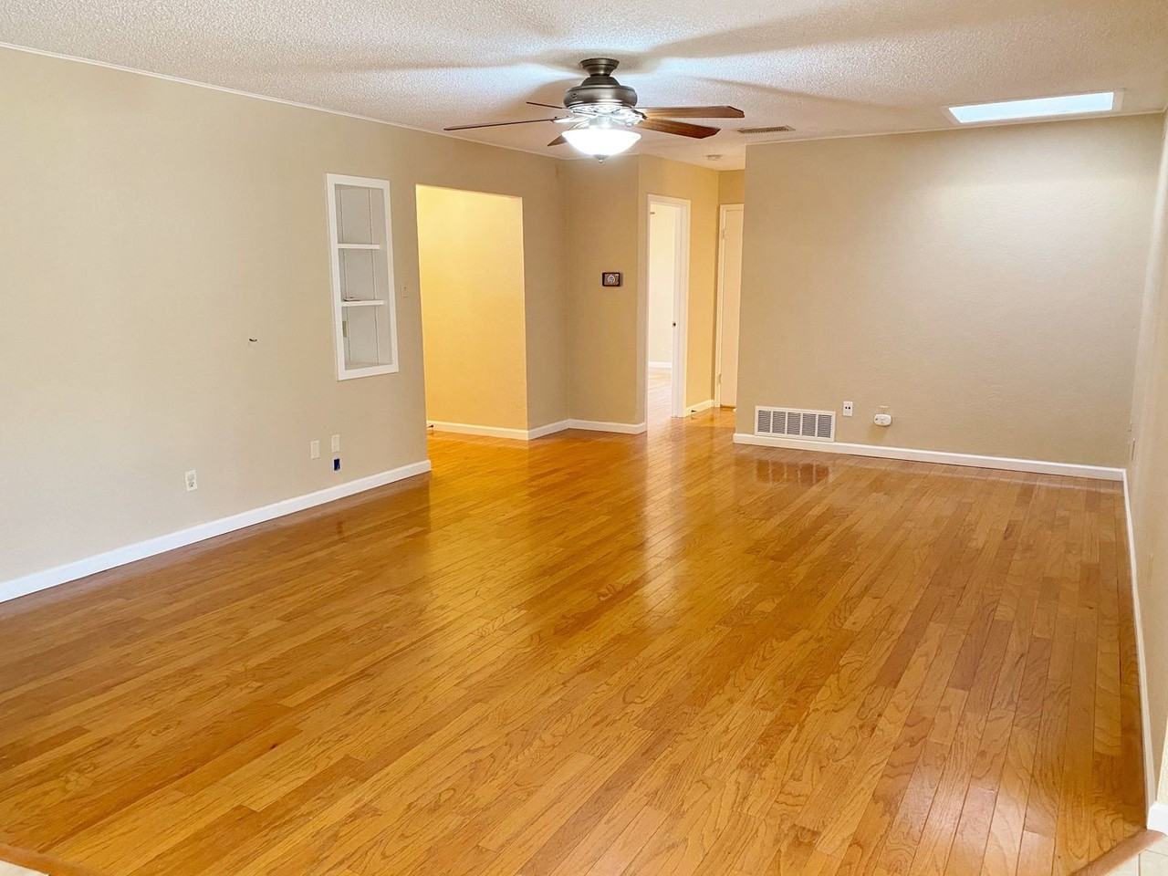 6128 Cliffside Dr - Photo 6 of 31