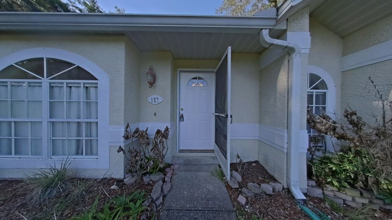 127 Titan Dr - Photo 2 of 13