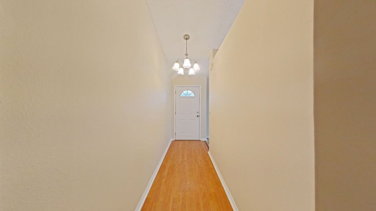 127 Titan Dr - Photo 4 of 13