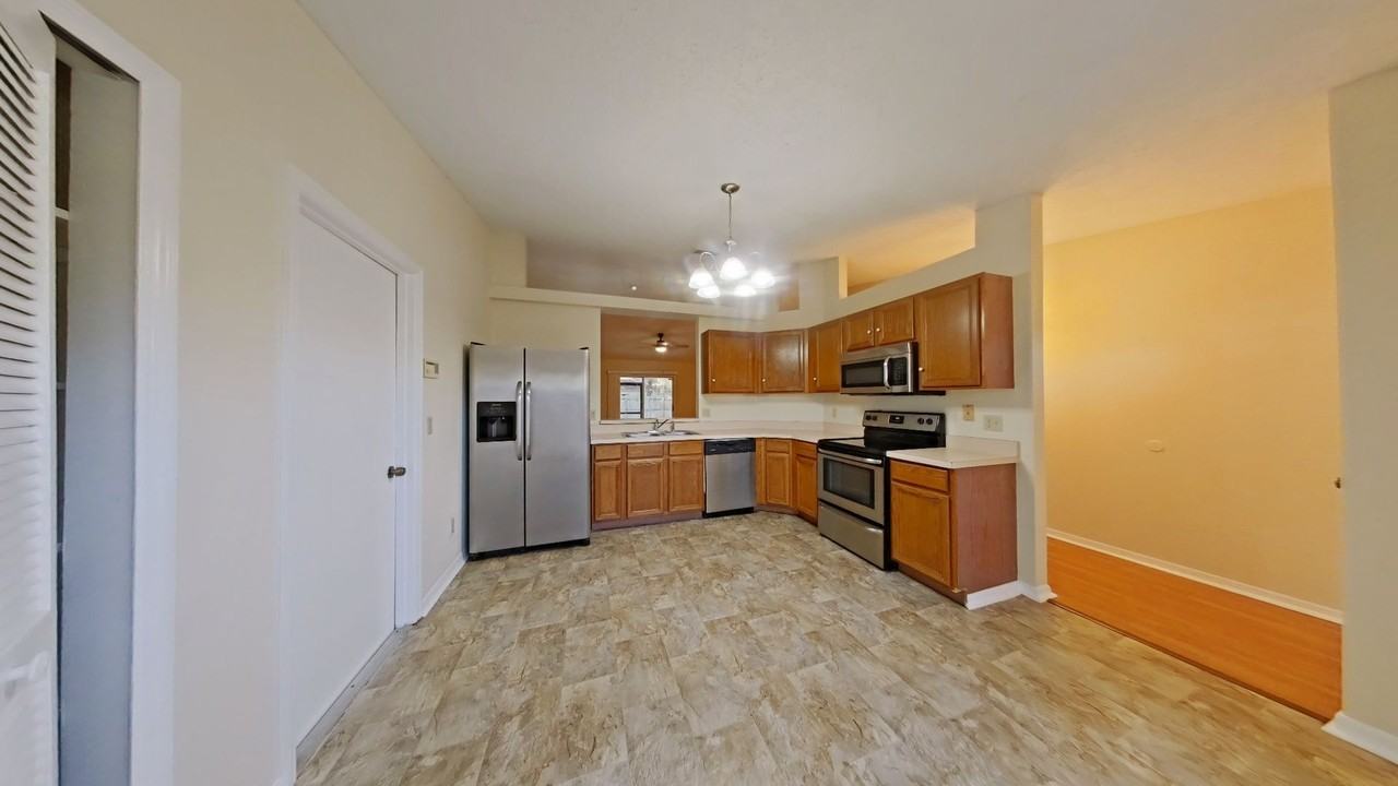 127 Titan Dr - Photo 6 of 13