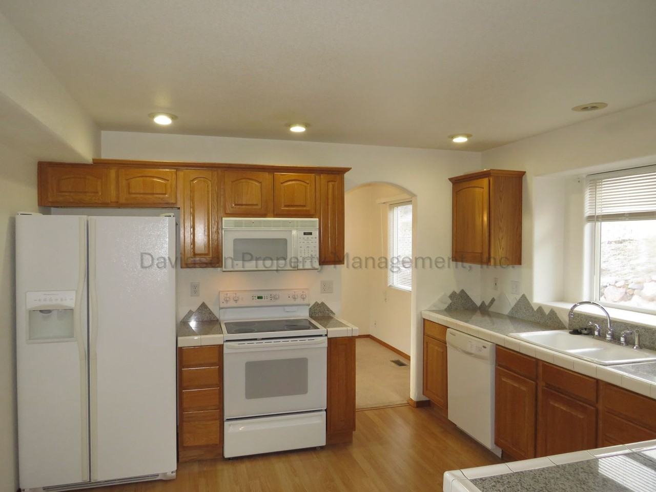 15485 Curwood Dr - Photo 4 of 20