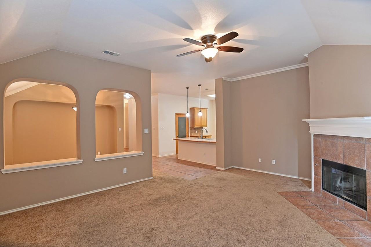 1073 Red Hawk Dr - Photo 2 of 29