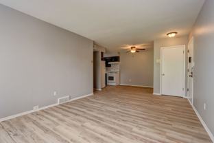 6306 W Lakefield Dr - Photo 1 of 1