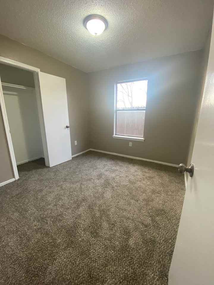 2620 Se 46th St - Photo 2 of 13