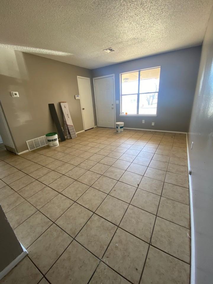 301 Nw 83rd St - Photo 3 of 13
