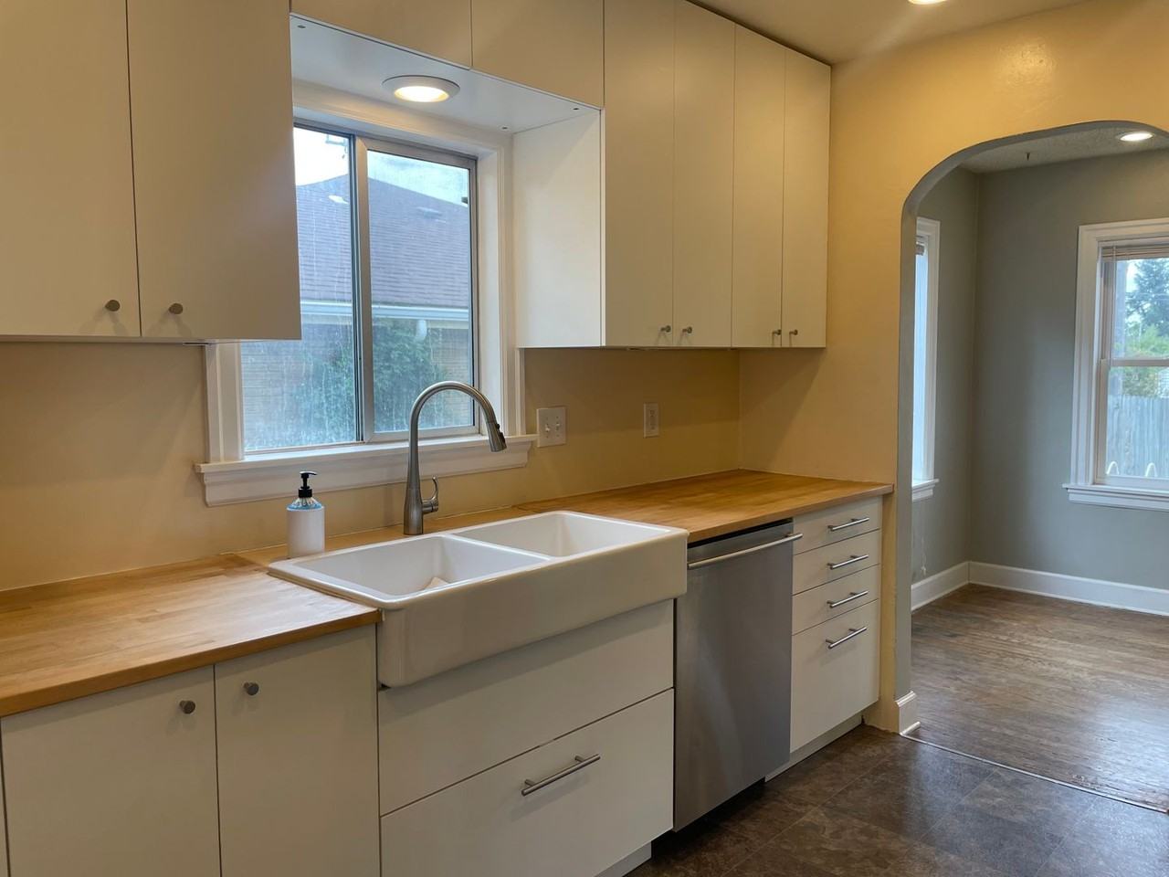 8826 5th Ave Ne - Photo 4 of 21