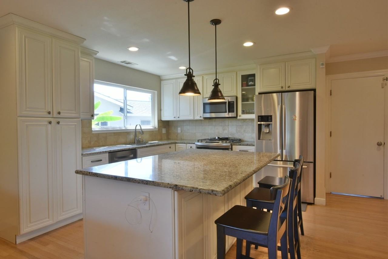 10510 Baywood Ct - Photo 2 of 18