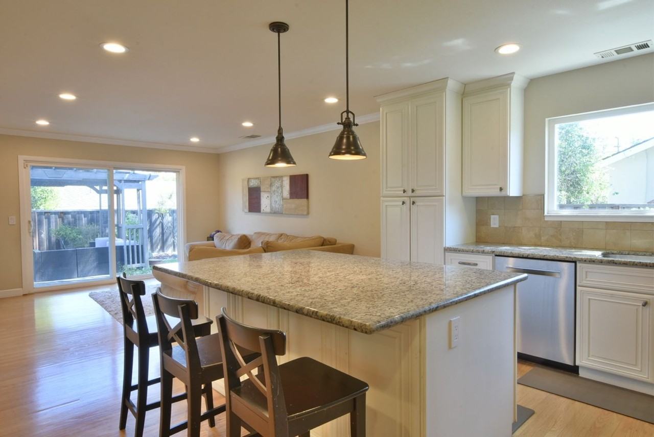 10510 Baywood Ct - Photo 4 of 18