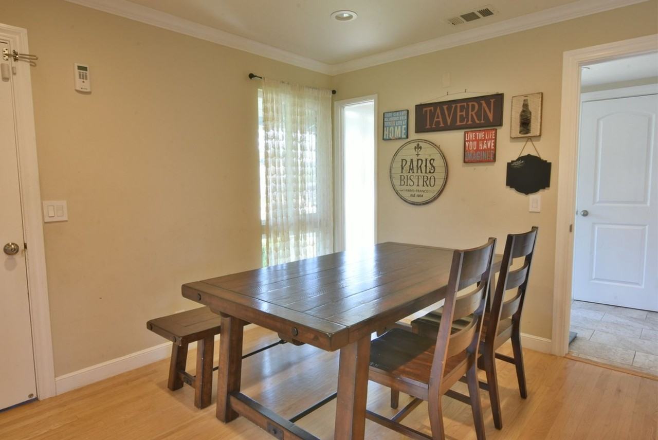 10510 Baywood Ct - Photo 5 of 18