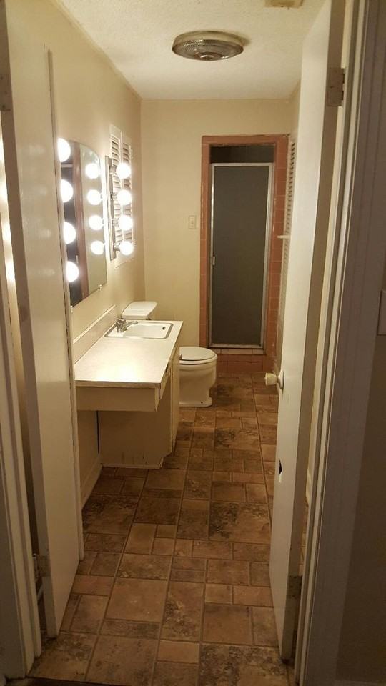 2501 Proctor Ave - Photo 3 of 6