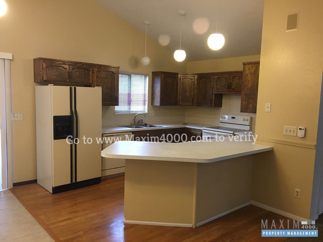 2112 N 17th Cir - Photo 4 of 16
