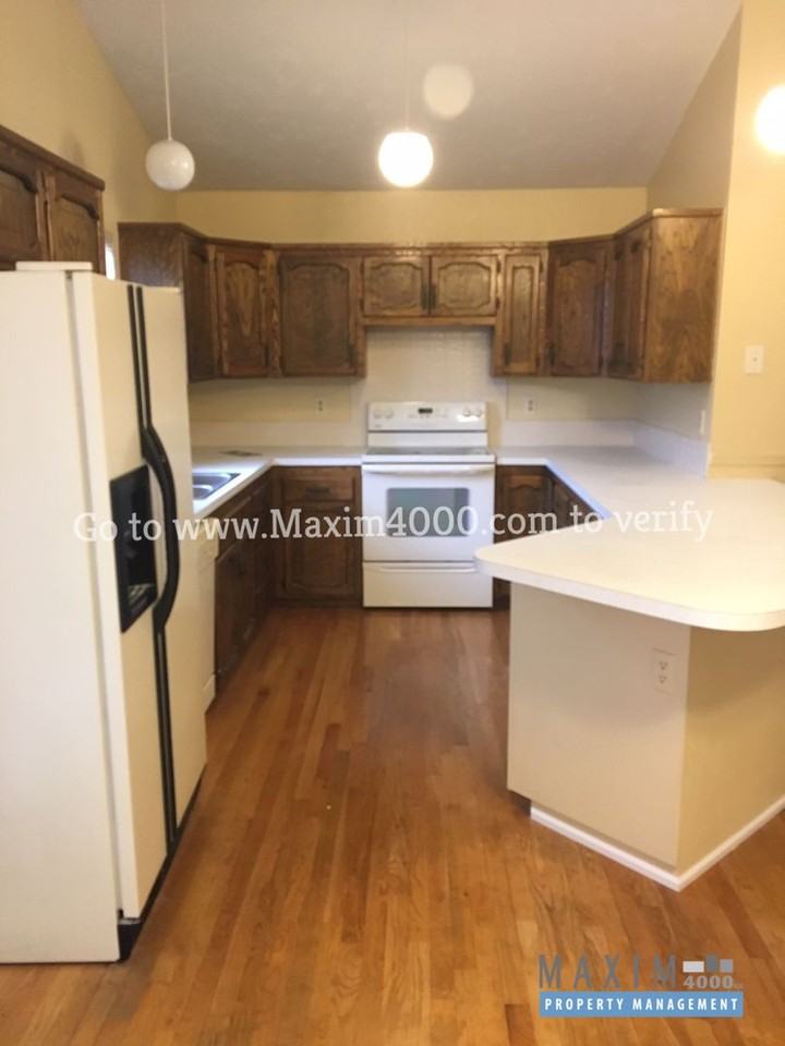 2112 N 17th Cir - Photo 5 of 16