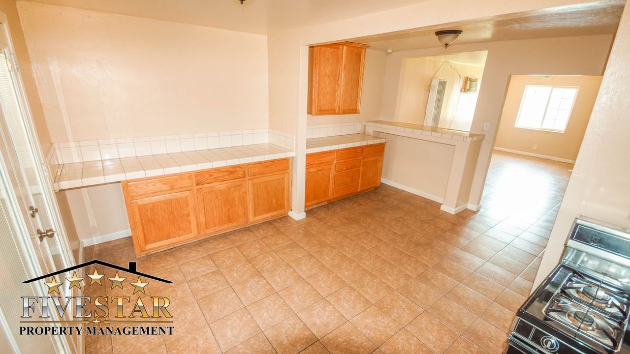 604 Lawson Rd - Photo 5 of 15