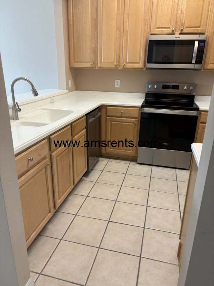 9429 Myrtle Creek Ln - Photo 6 of 30