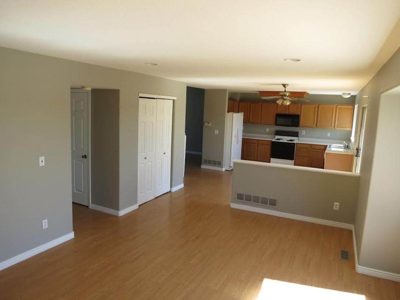 105 Bristol St - Photo 4 of 16