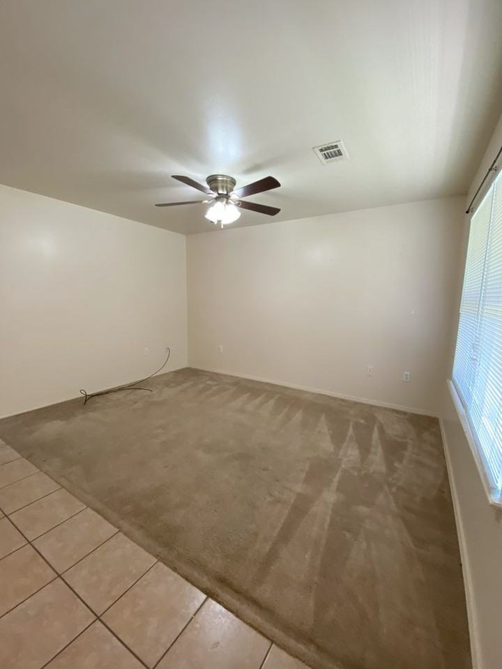 108 Poplar St - Photo 2 of 10